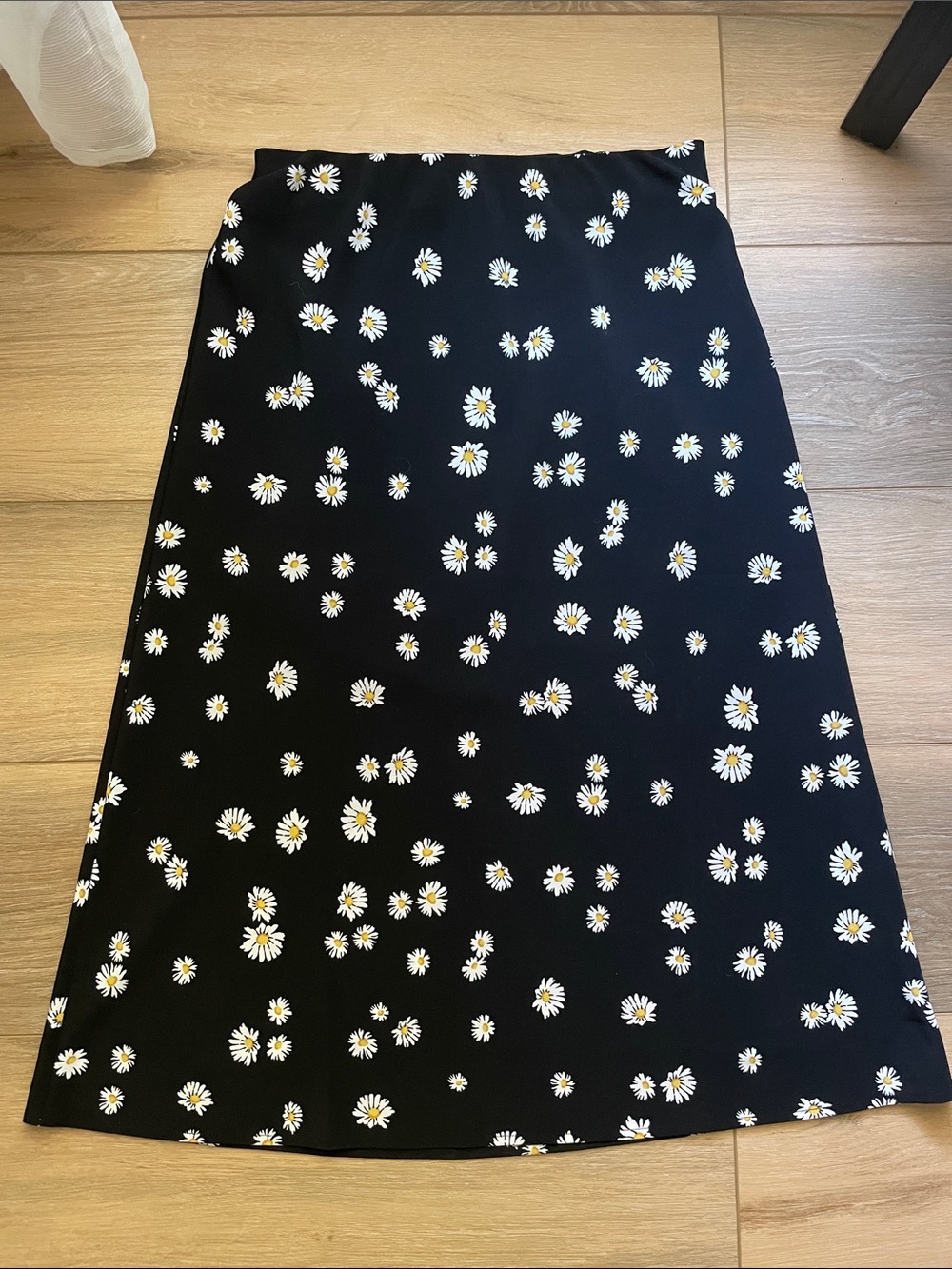 Sanctuary Floral Daisy Print Black A-Line Skirt